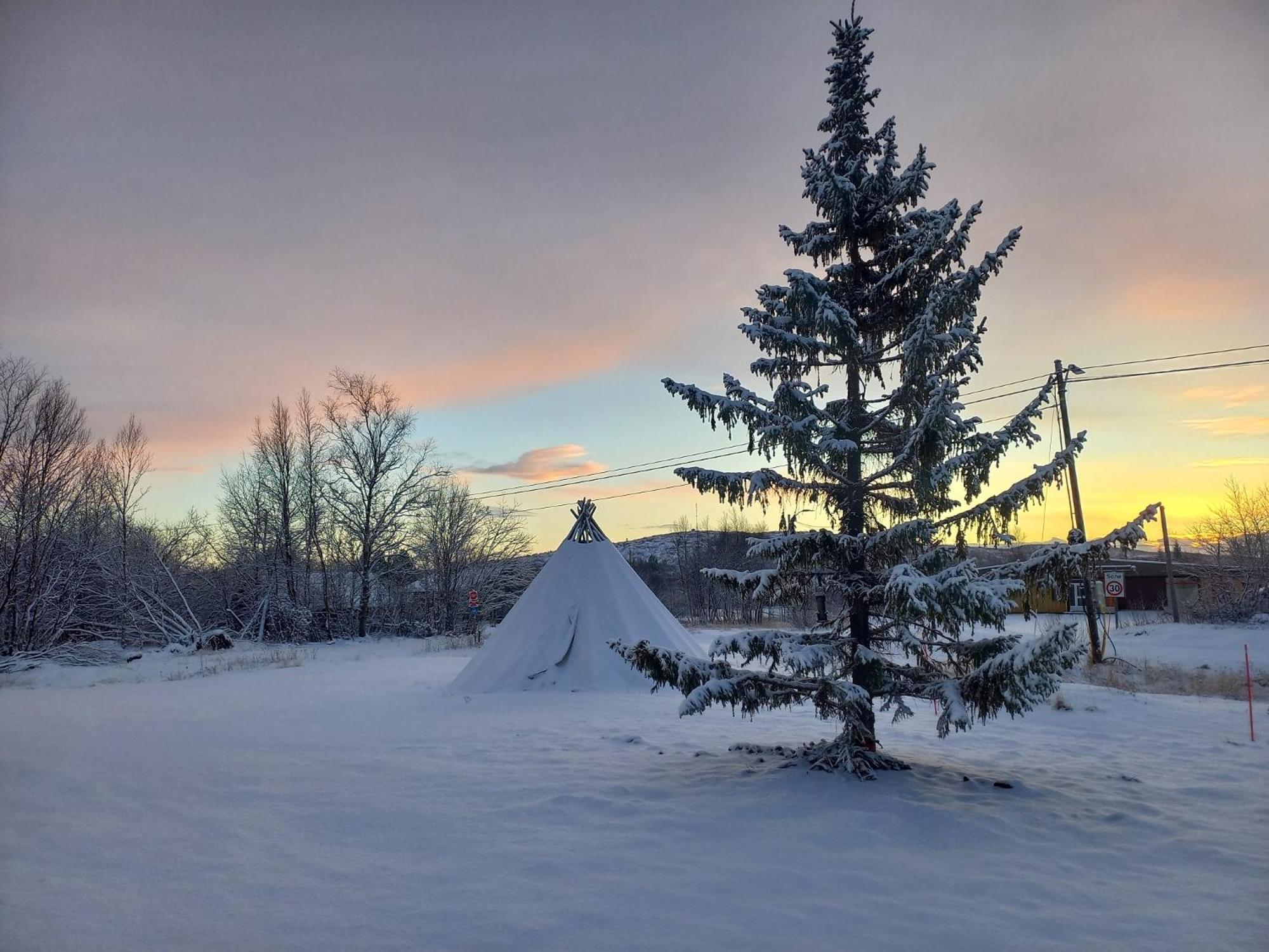 Atte Arstider Lodge Neiden ภายนอก รูปภาพ